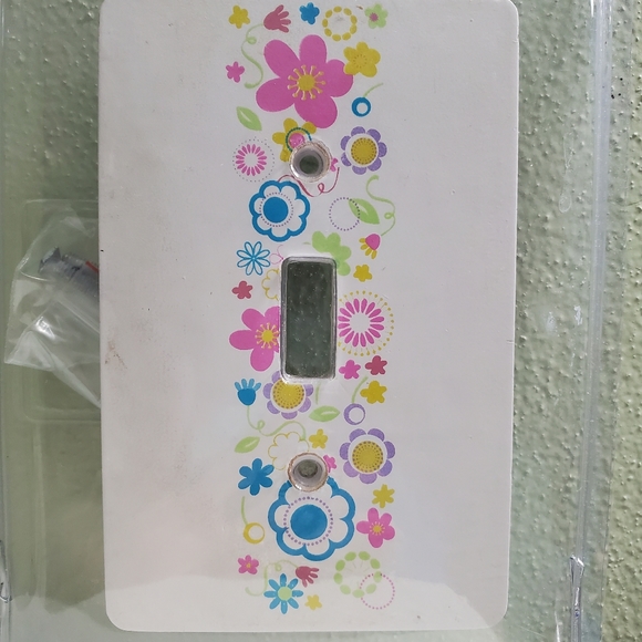 Light switch Cover White w/ Multi-Colored flowers - Picture 3 of 4